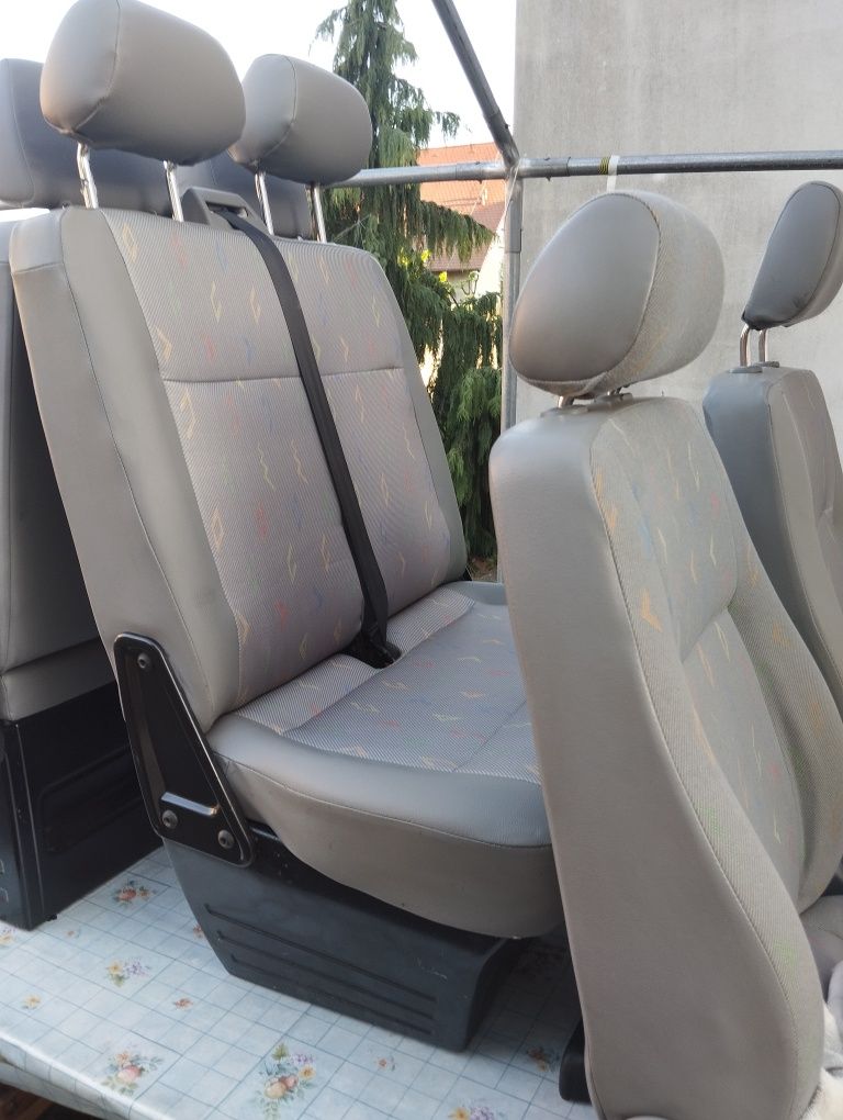 Fotele vw transporter T5 stan bdb