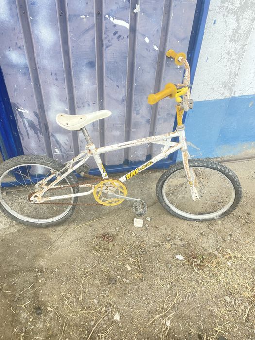 2 bmx uma antiga outra mas moderna