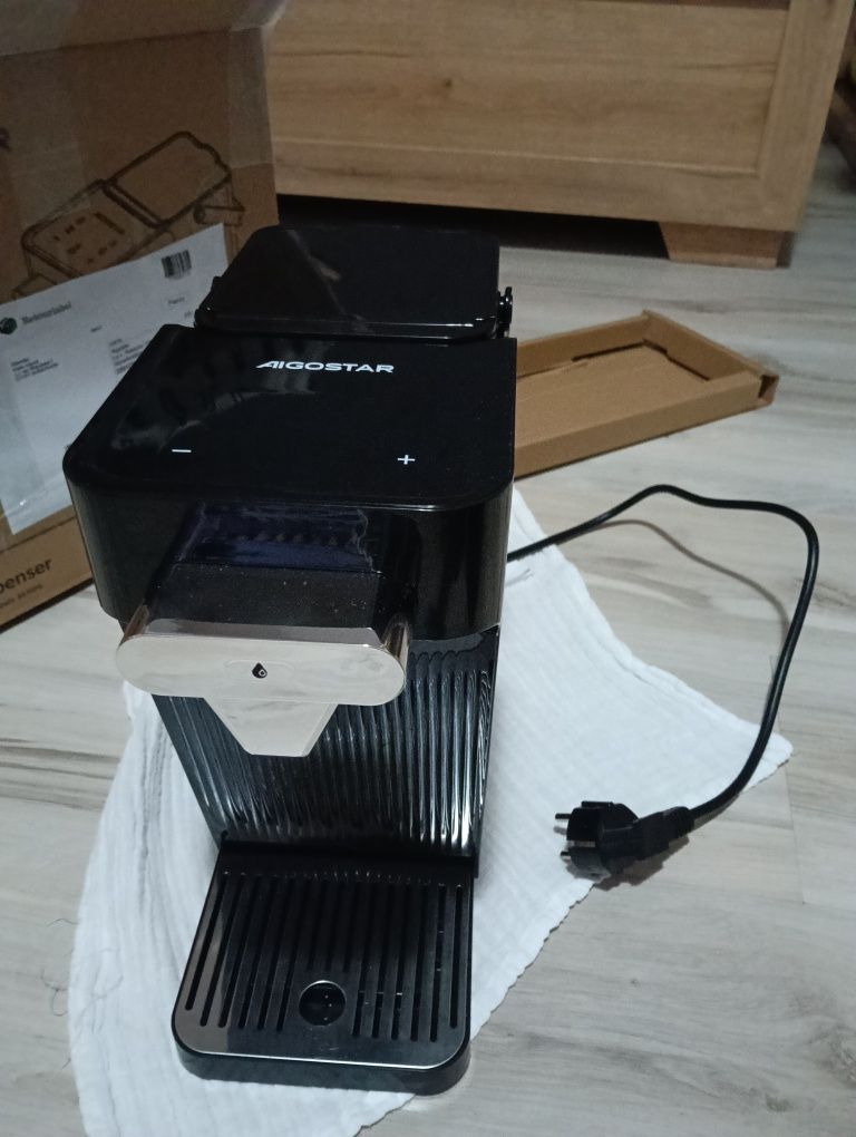 Podgrzewacz dystrybutor elektryczny Aigostar 2400w