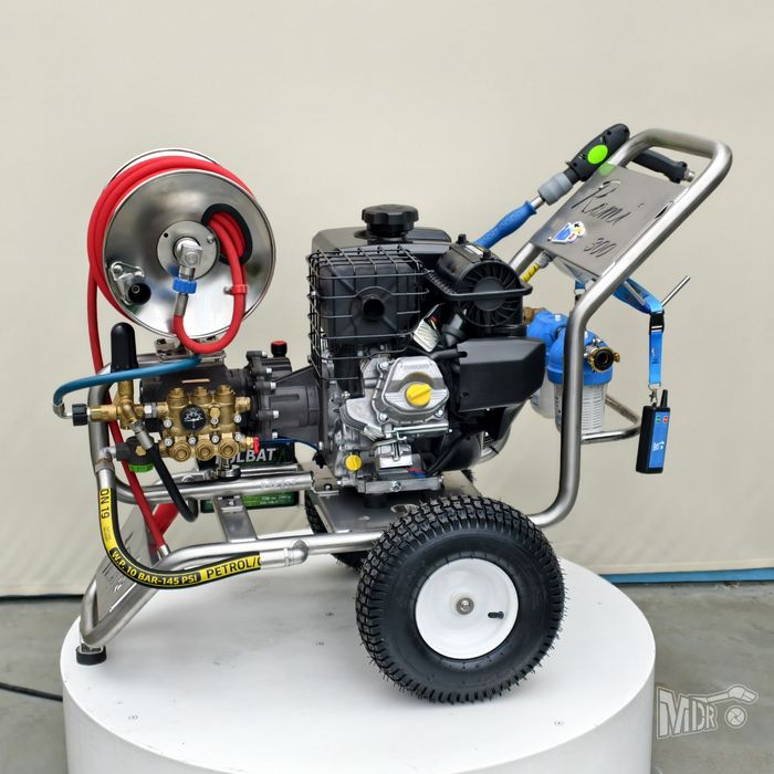 Myjka ciśnieniowa spalinowa ROMI 300 SP silnik Vanguard 14 KM