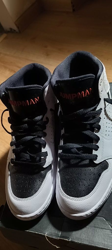 Jordan  ACCESS white