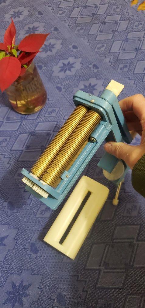 Продам Локшинорізку латунь