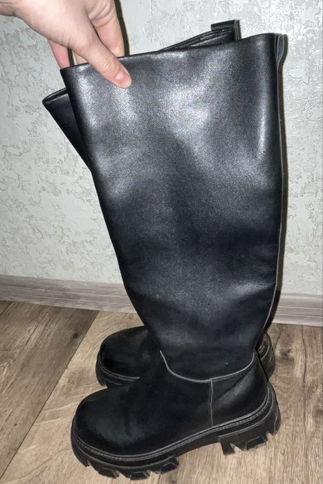 Продам осенние ботинки