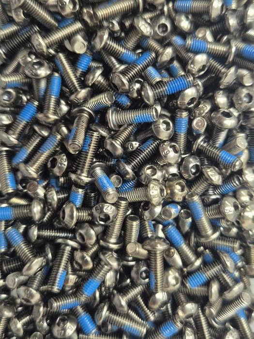 Болт М3×10мм с полукруглой головкой и внутренним шестигранником