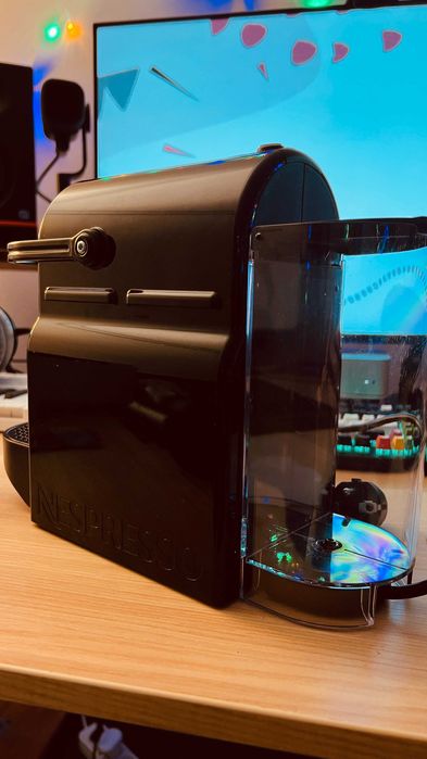 Капсульна кавоварка nespresso inissia