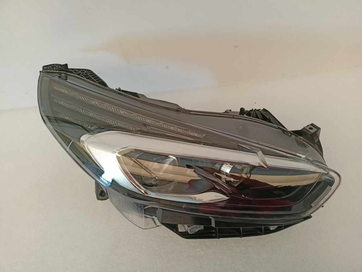 Ford S-Max MK2 lampa prawy przód prawa przednia LED 15-