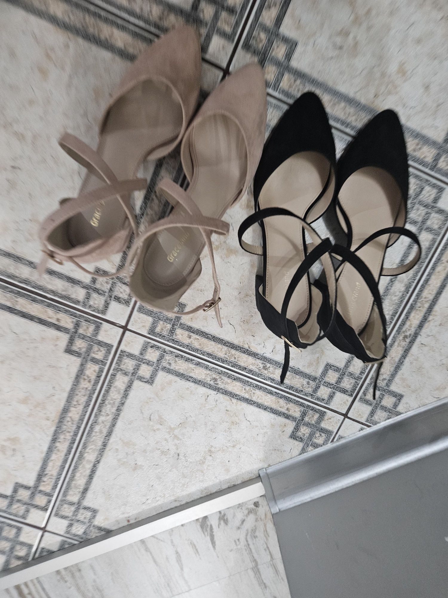 Buty zamszowe na wygodnym słupku/37/czarne