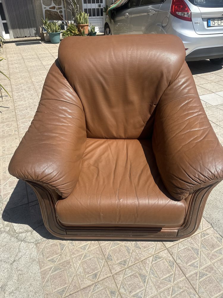 Sofa de couro verdadeiro