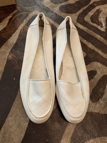 Білі шкіряні туфельки для дівчинки 32 розмір