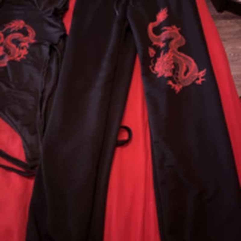 Крутий спортивний костюм під рік Дракона