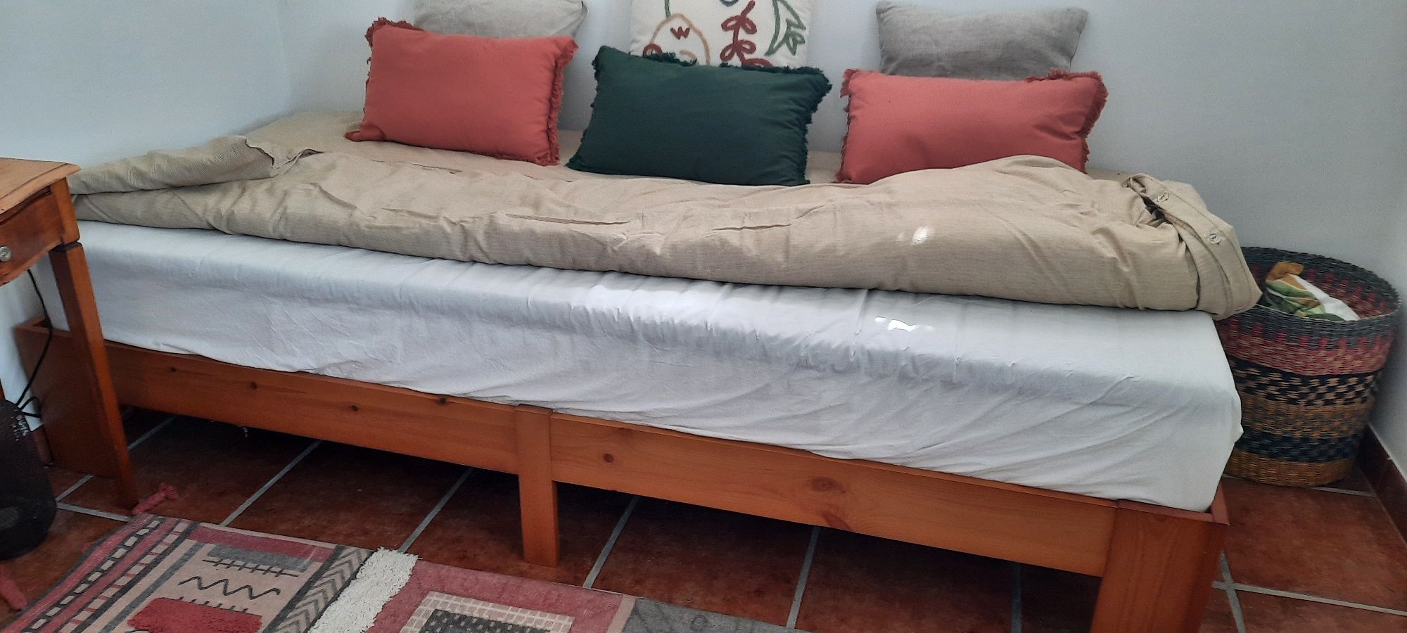 Cama  90x200 cm com colchão