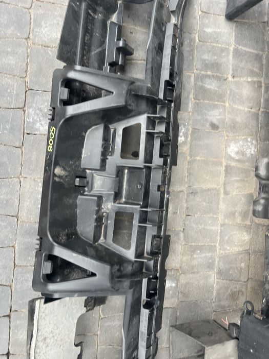 Peugeot 5008 установочна панель телевізор.