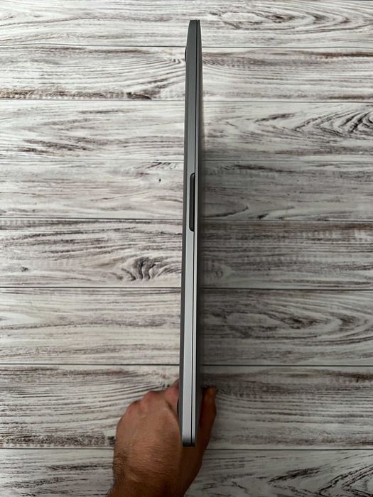 MacBook Pro 16" A2141 (Touch Bar 2019)Core i9 2.4/32/500 Pro 5300M 4Gb