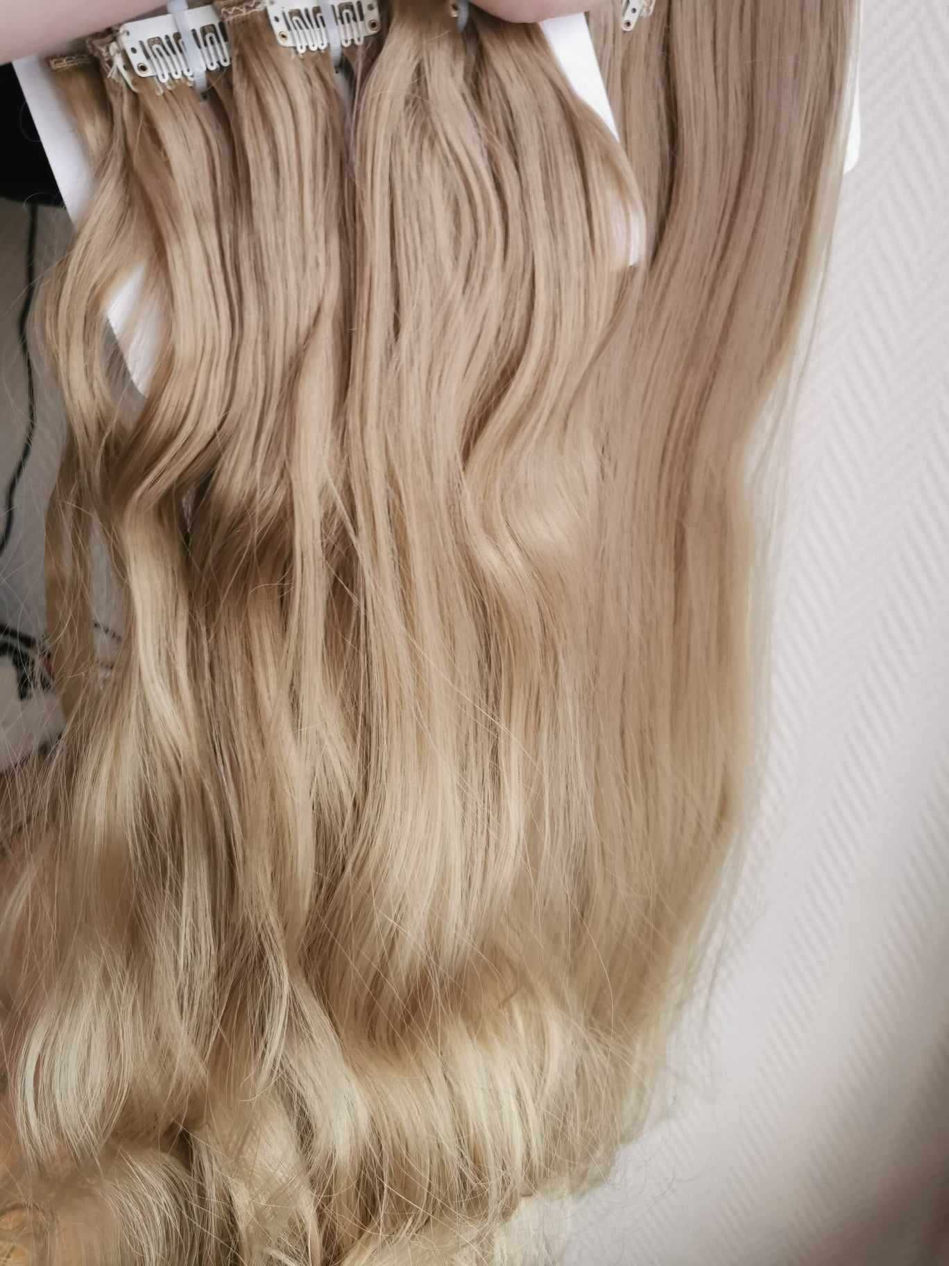 Doczepiane włosy clip in naturalny ciemny blond 55 cm 8 tresek