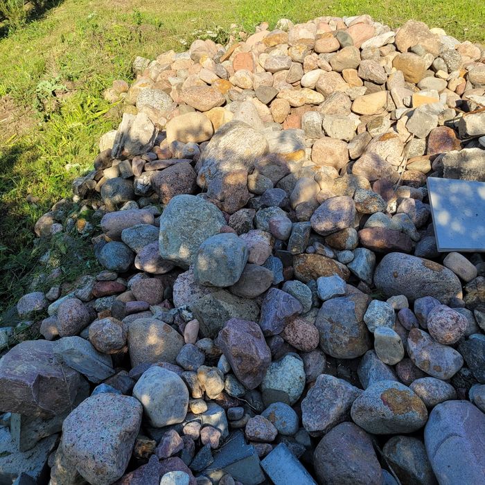 Kamień. Cały za 600 zł