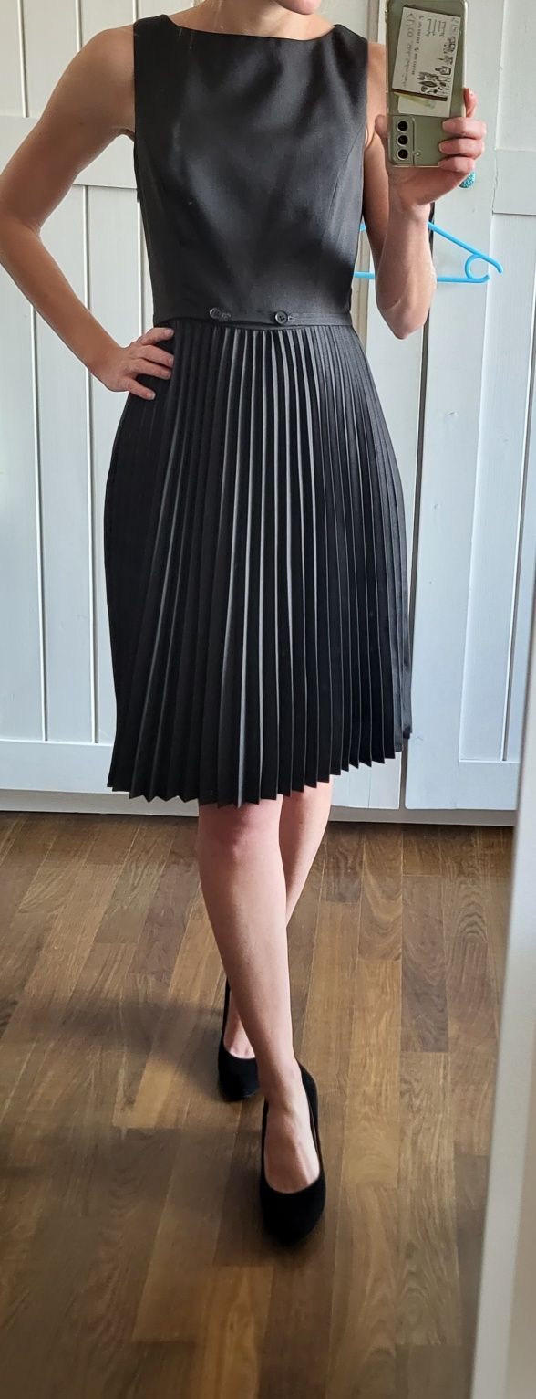 Sukienka koktajlowe, mała czarna, plisowana Koton r.34