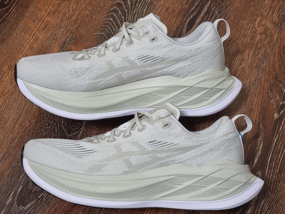 Оригінал 100% Чоловічі кросівки Asics Superblast 2   EUR 44.5