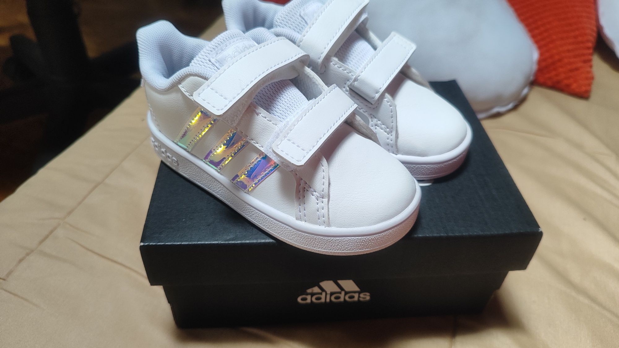 Tennis adidas criança NUNCA USADOS n22