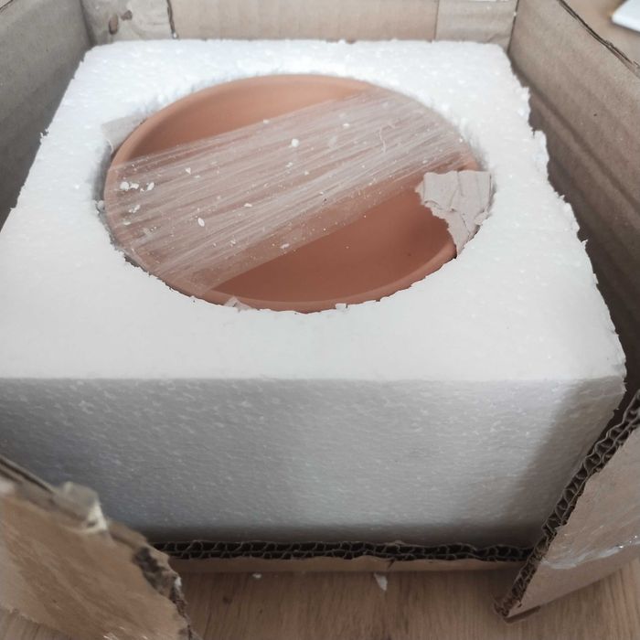 Mały spodek na rośliny z terakoty 10 cm