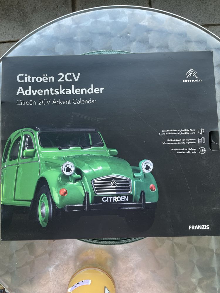 Адвент-календарь Citroën 2CV от Franzis