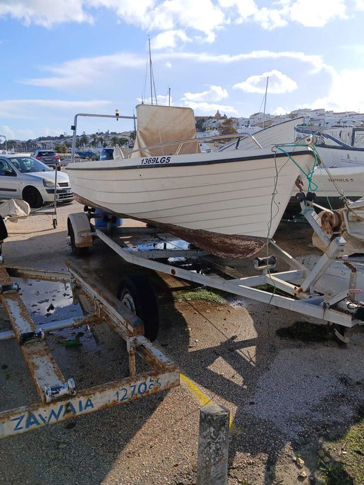 Barco de Pesca Vega 560 Sport + Motor Mercury 60cv + Atrelado (OFERTA)