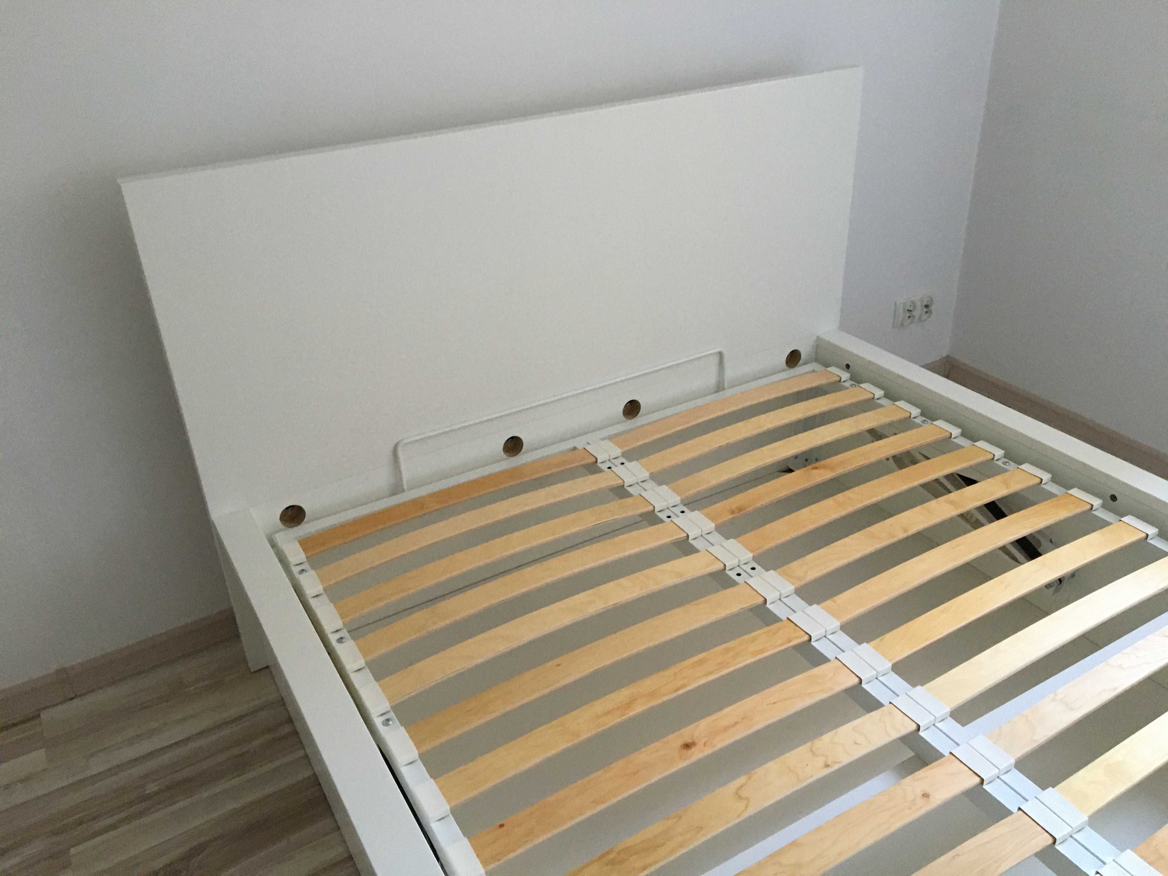 Łóżko z pojemnikiem MALM 140x200 jak nowe białe