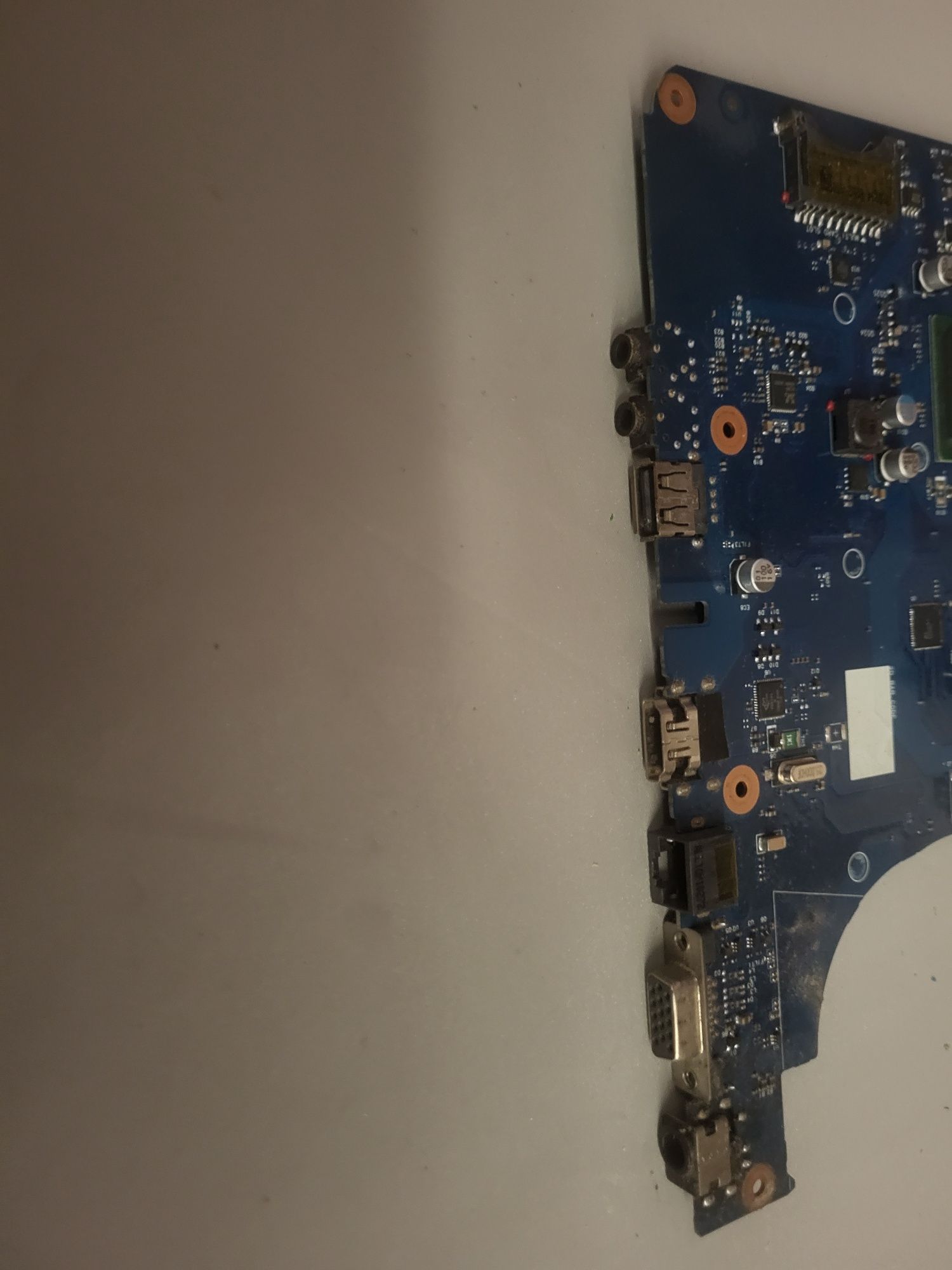 Sprzedam tylną klapę Matrycy do Laptopa Samsung R530