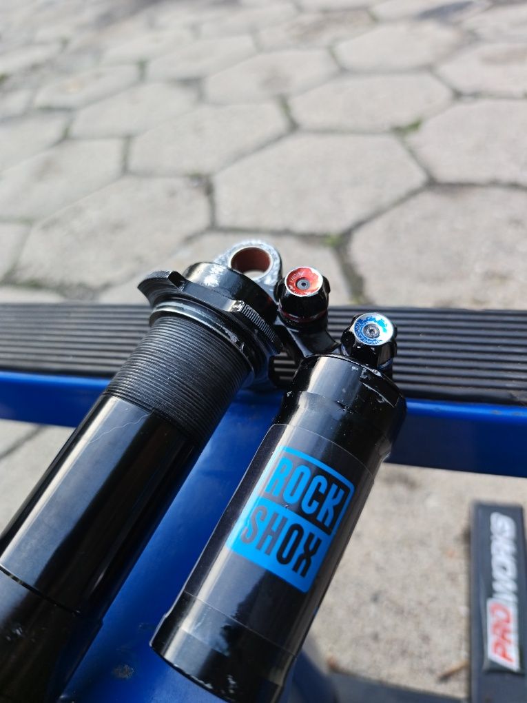 rockshox vivid r2c 241x76