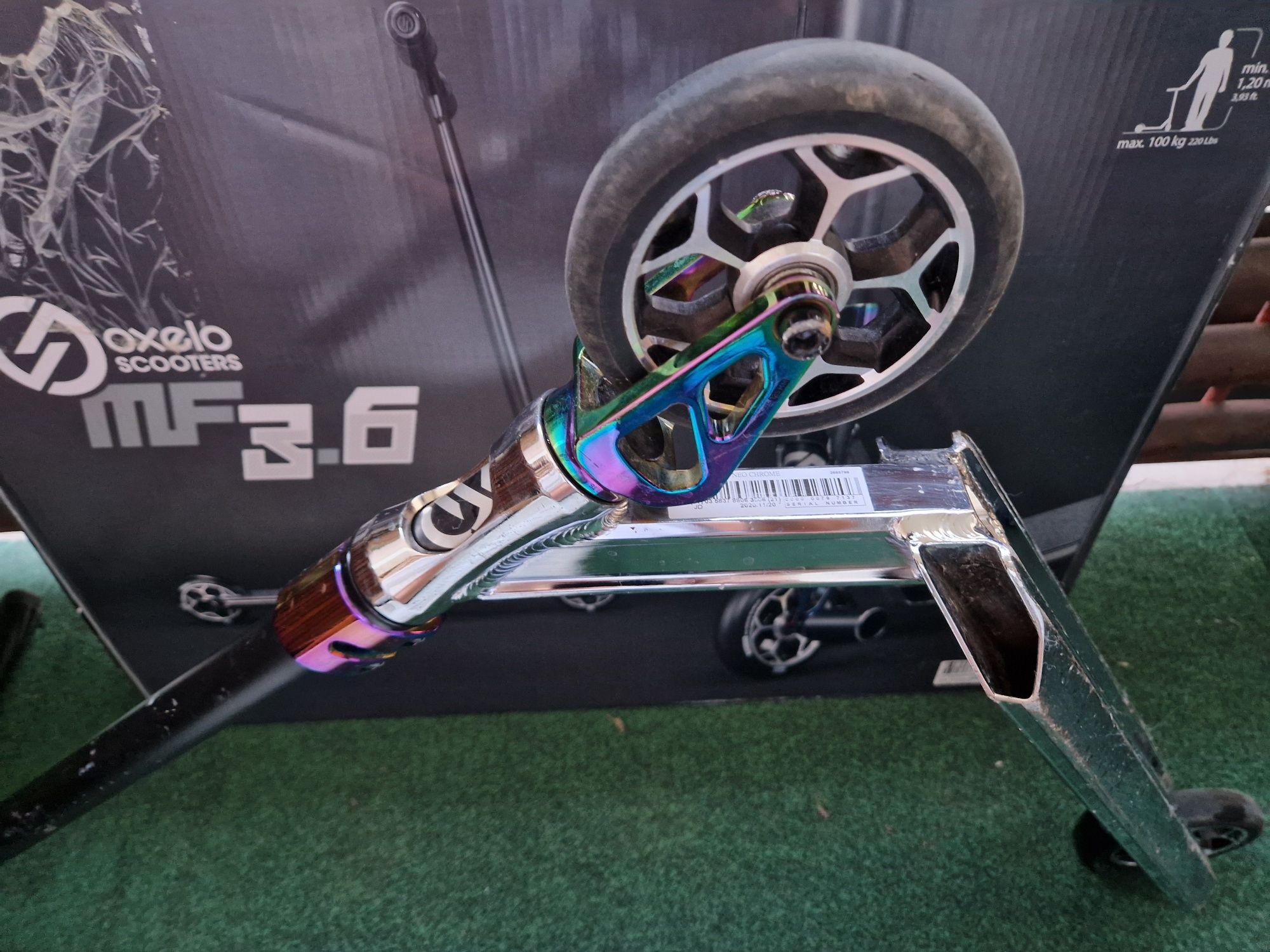 Hulajnoga wyczynowa Oxelo Freestyle Mf 3.6 V5 Neo chrom