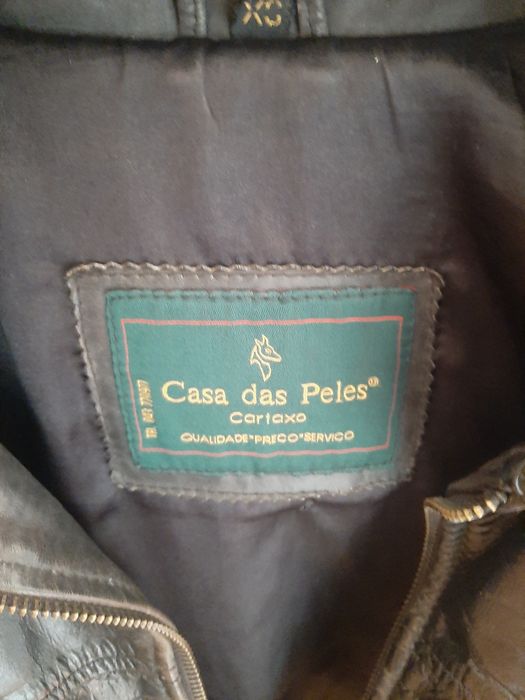 Casaco de cabedal preto da "Casa das Peles"
