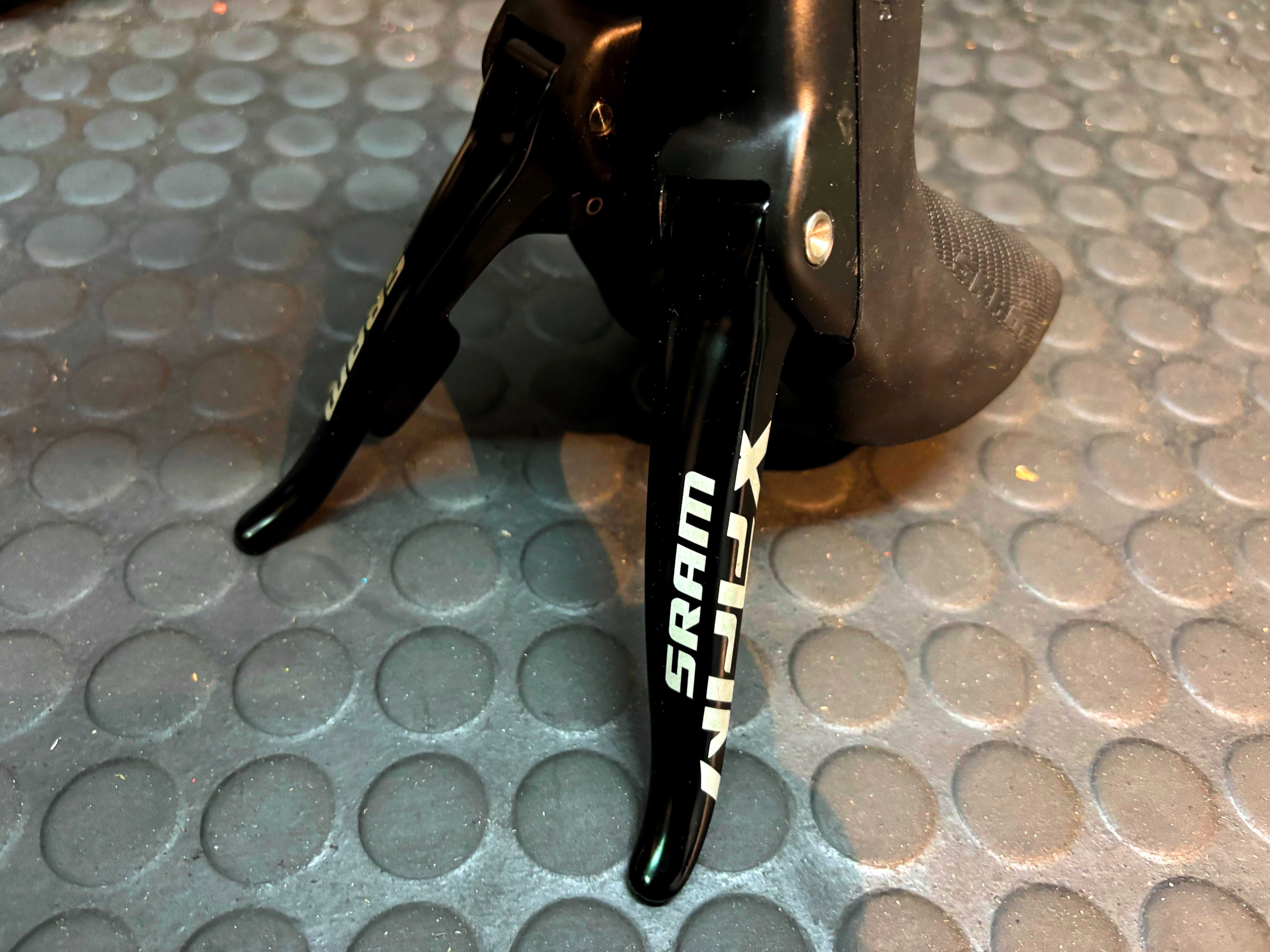 WYPRZEDAŻ Klamkomanetki Hydrauliczne * SRAM APEX 1x11 Hydro R* Manetka