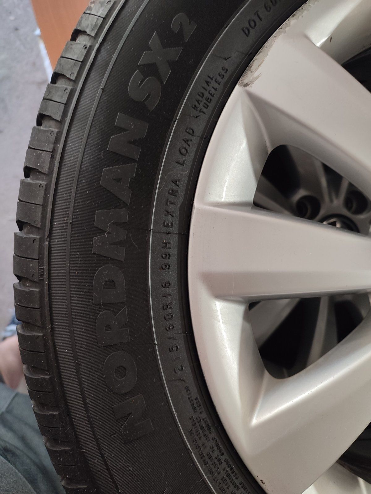 Летние шины NOKIAN 215/60 R 16