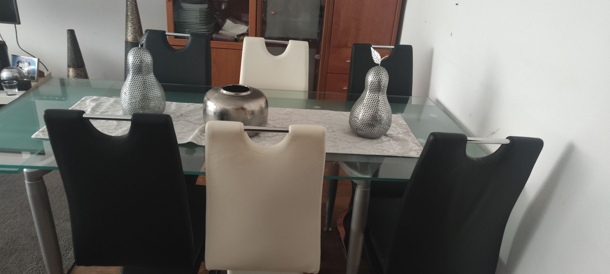 Mesa de jantar com 6 cadeiras