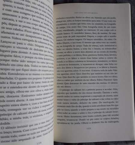 Livro: Uma Casa na Escuridão, de José Luís Peixoto