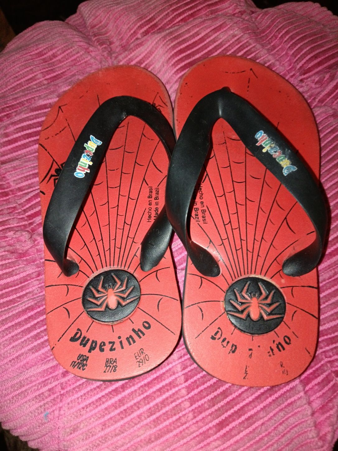 Chinelos e sandalias