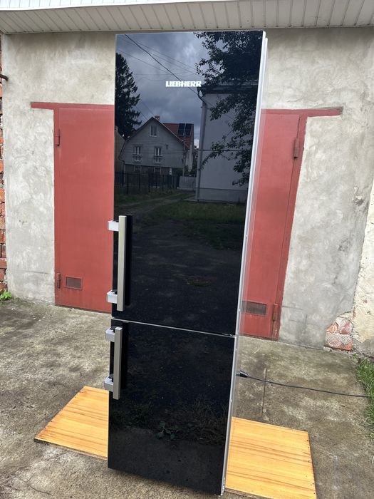 Liebherr CNef4815 холодильник