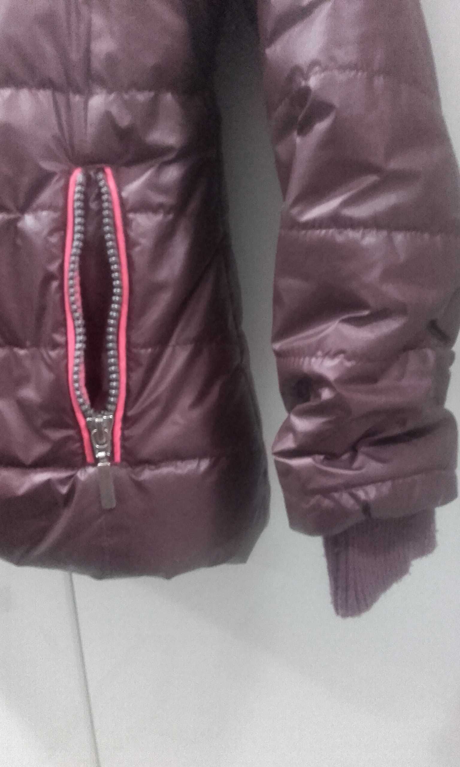 Kurtka dziewczęca ocieplana 128 cm zimowa na polarze z kapturem