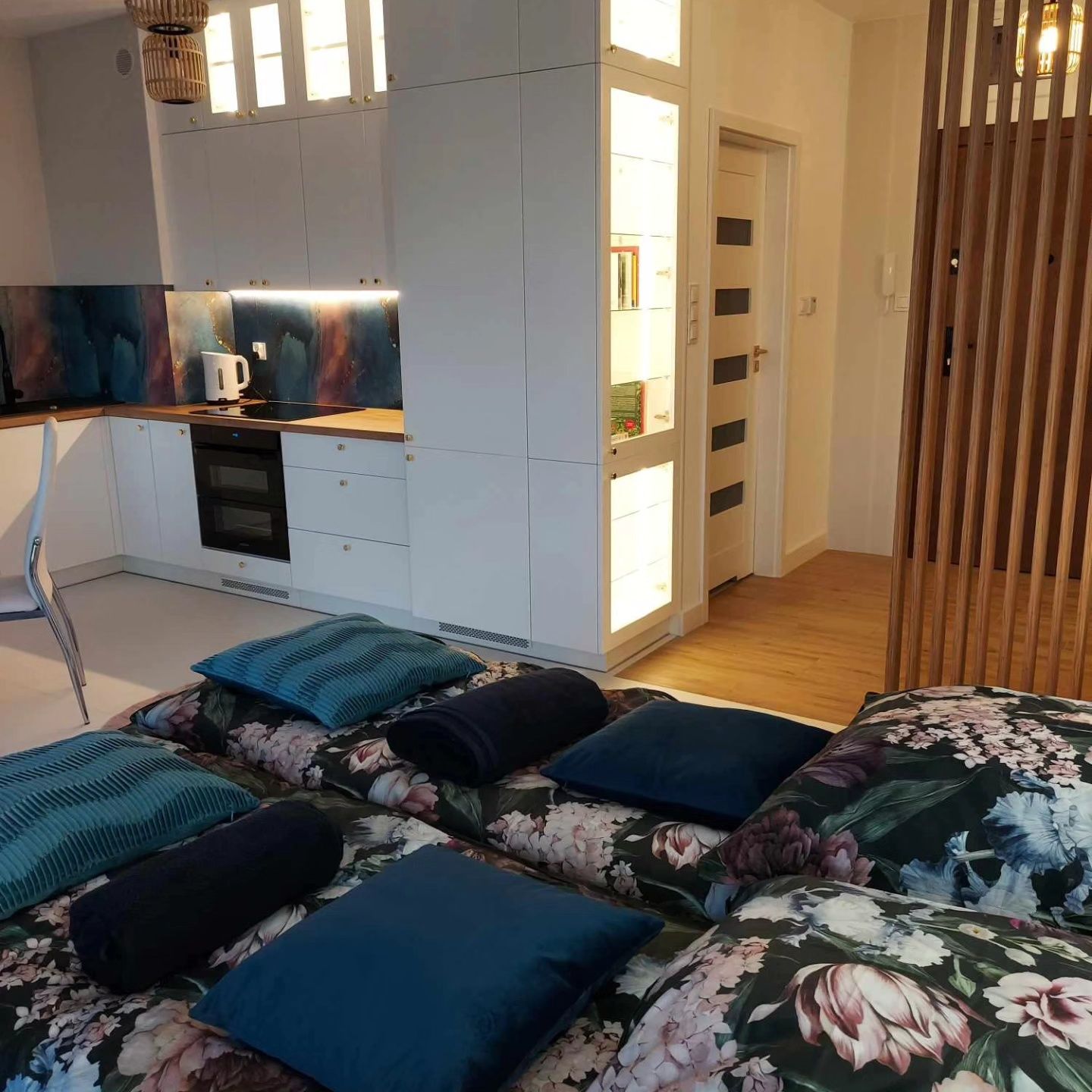 Apartament Cień Wiatru z widokiem na jezioro Charzykowy