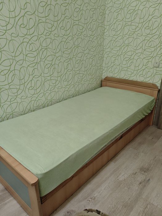 Ліжко односпальне б/в