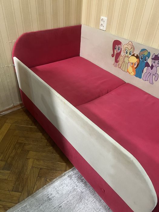 Розкладний дитячий диван, крісло, куток