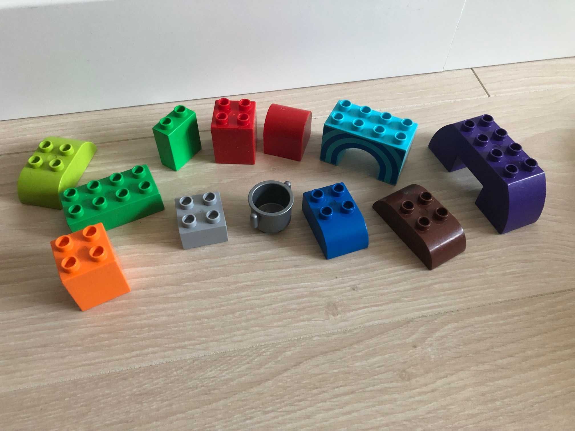 LEGO DUPLO 4624 Zestaw w pudełku plastikowym + dodatkowe klocki gratis