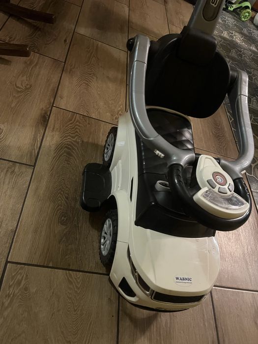 Autko chodzik biale z dzwiekami