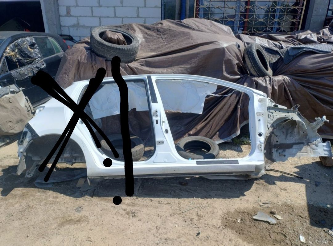 Słupek Podłużnica Prawa Karoseria Lak.040 Toyota Yaris III Lift 2019r