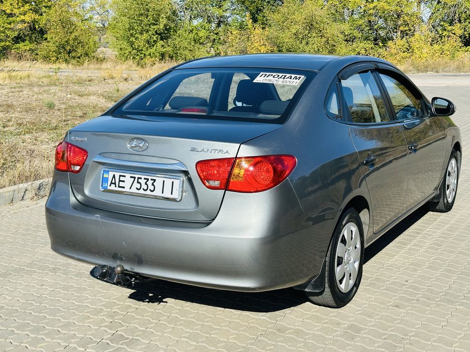 Hyundai Elantra 1.6л