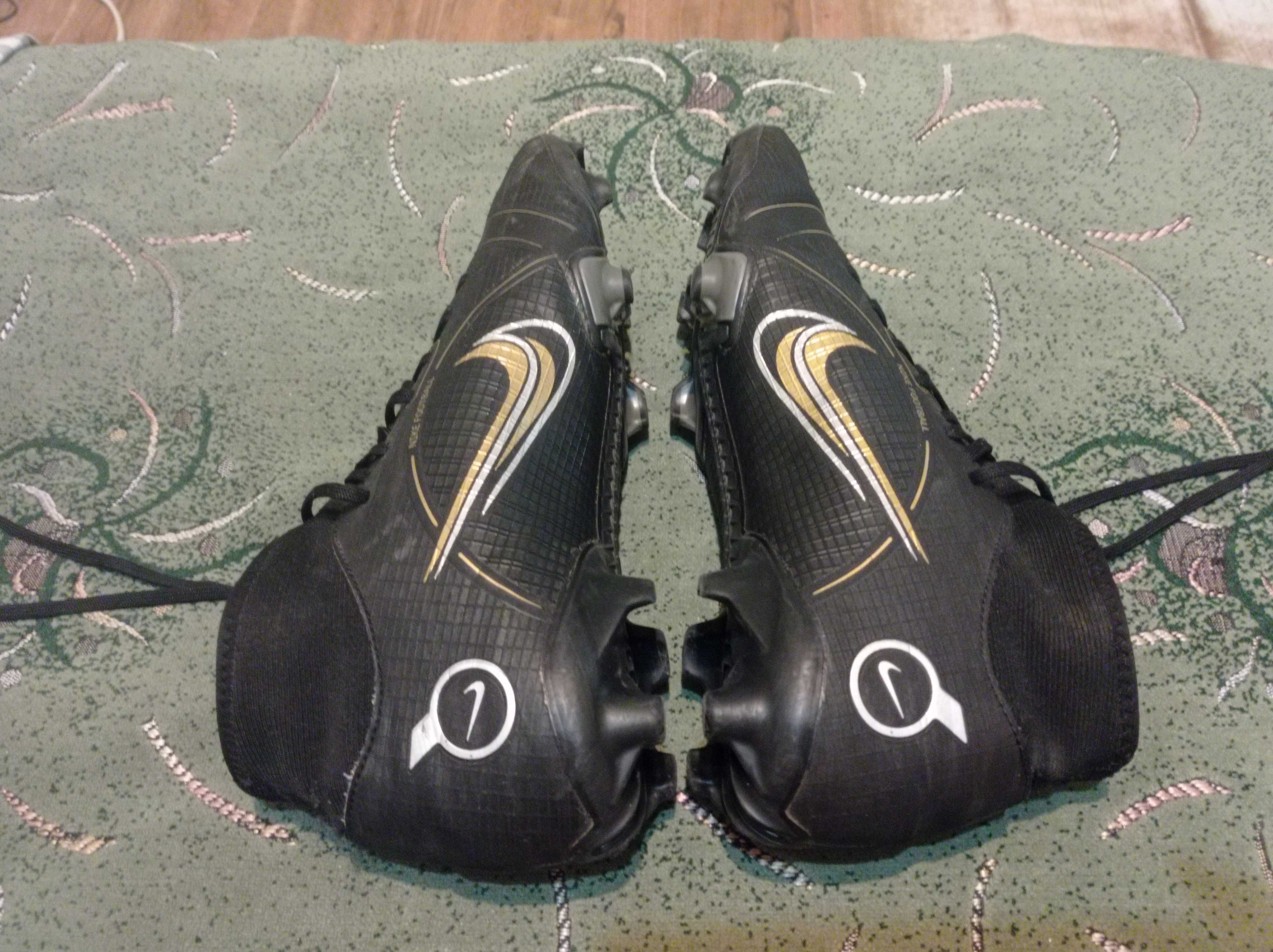 Копочки Nike Mercurial (оригинал) фирменные размер-44 стелька- 28см