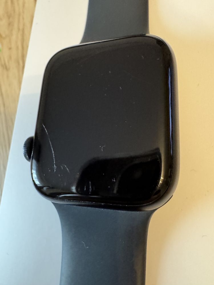 Apple Watch SE 2 44mm w kolorze północ