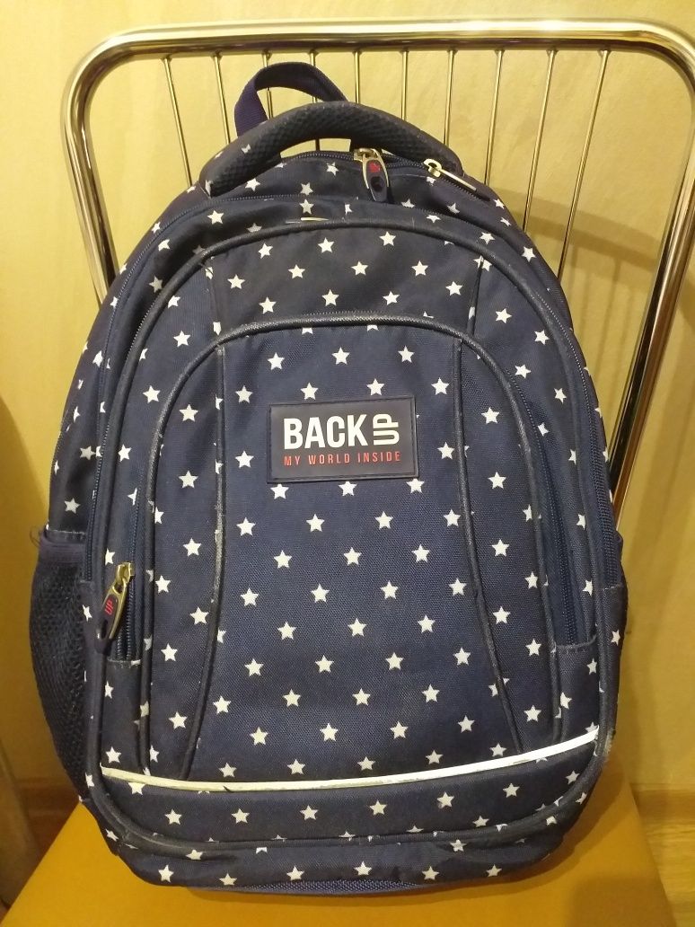 granatowy PLECAK do szkoły, bardzo pojemny, firmy BackUp
