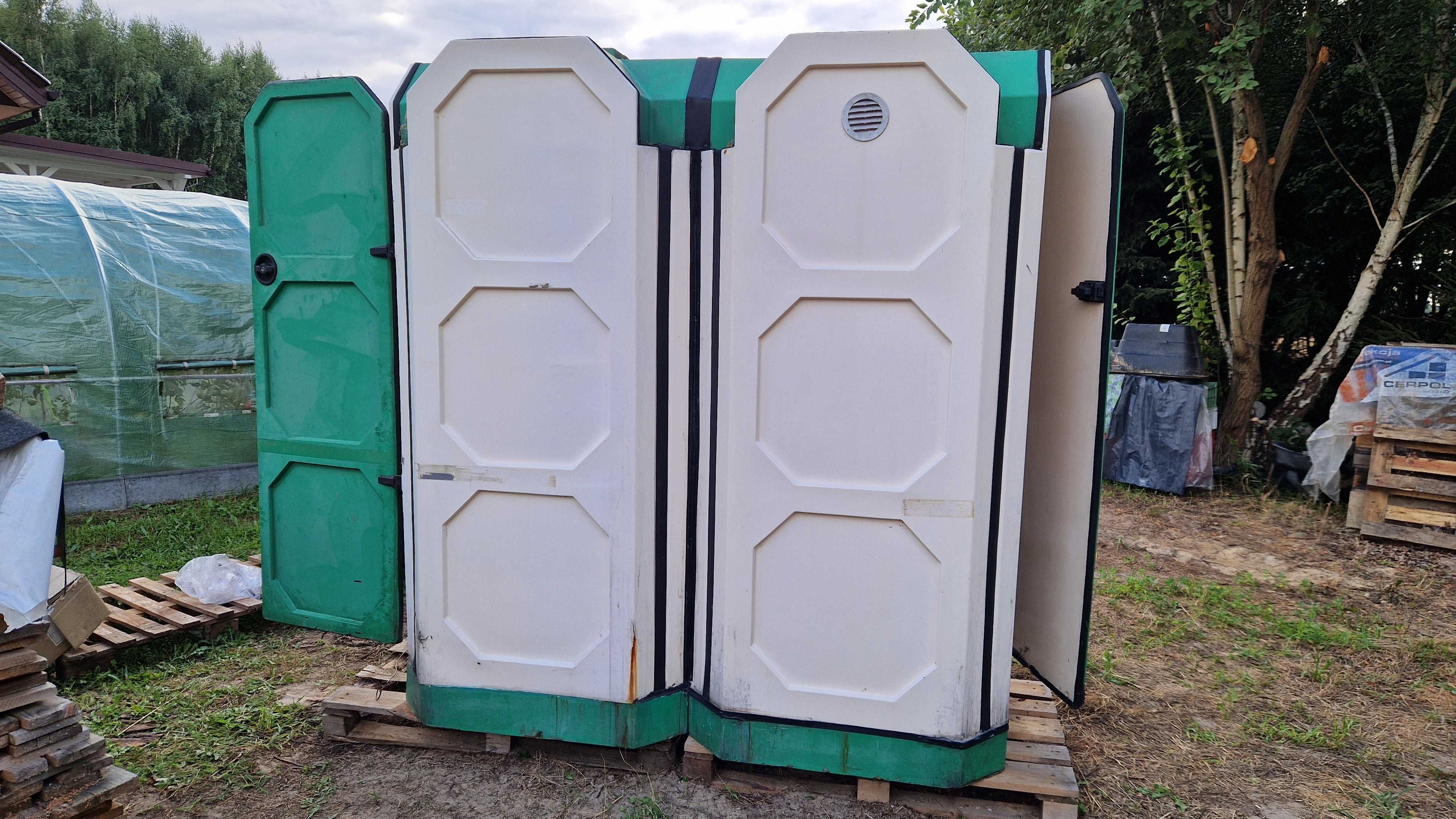 kabina sanitarna podwójna na toaletę WC toitoi