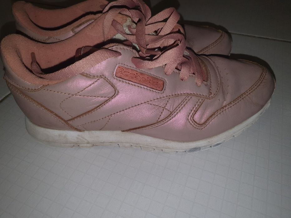 Кросівки шкіряні для дівчинки Reebok р.35 23,5 см