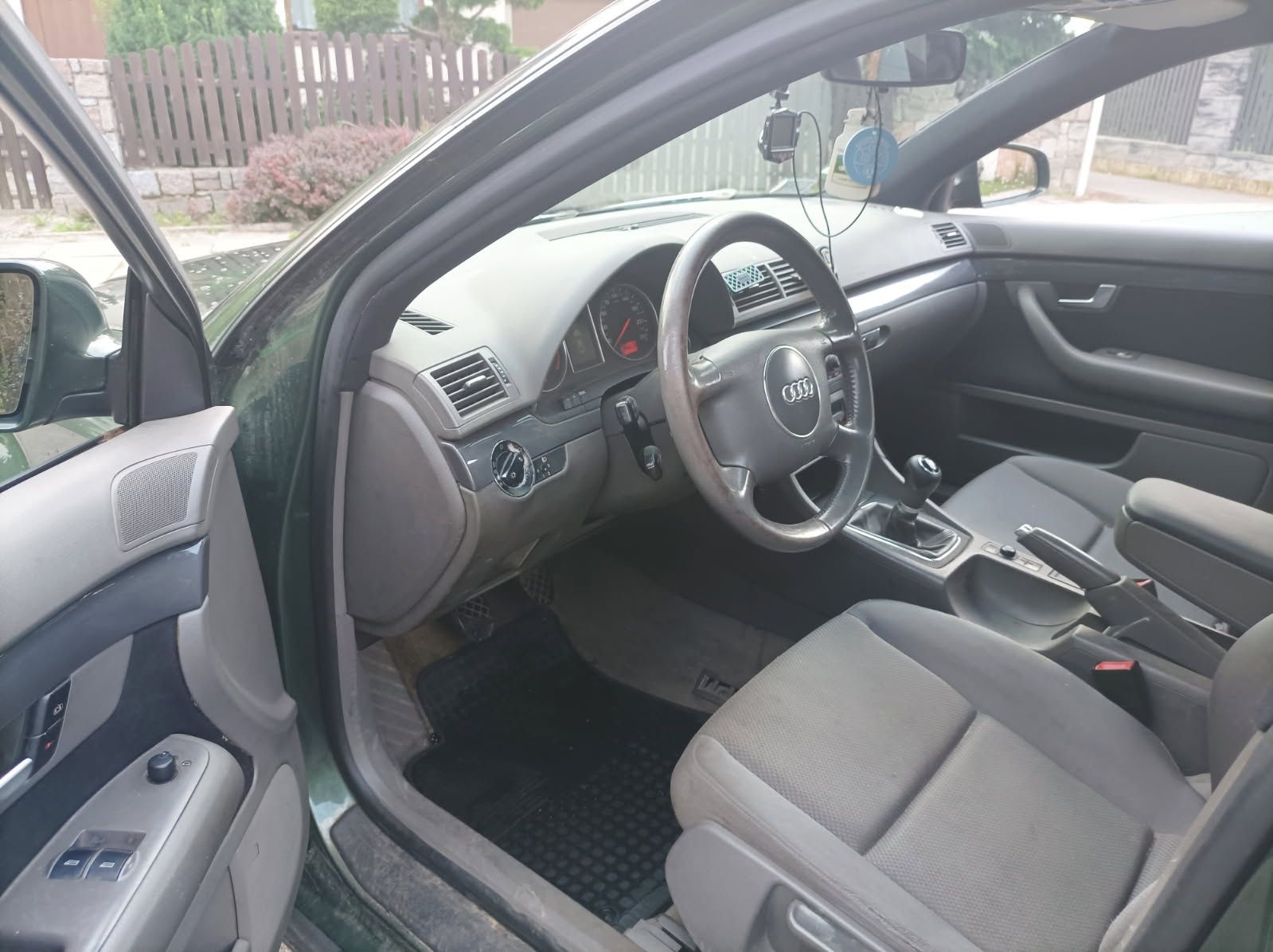 Audi a4b6 sedan 2.0benzyna/hak/klimatyzacja